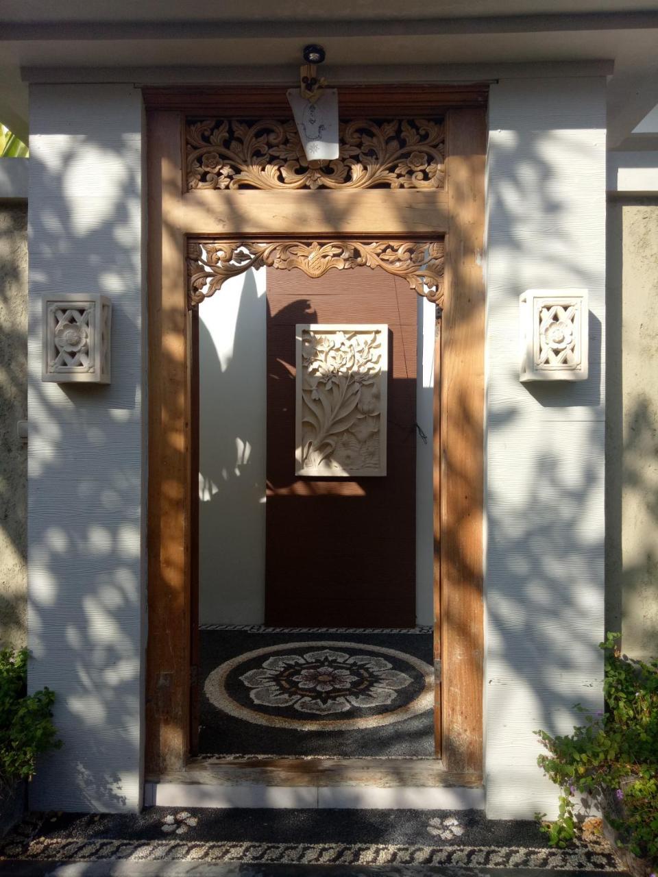 The Surya Kuta Villa Exterior photo